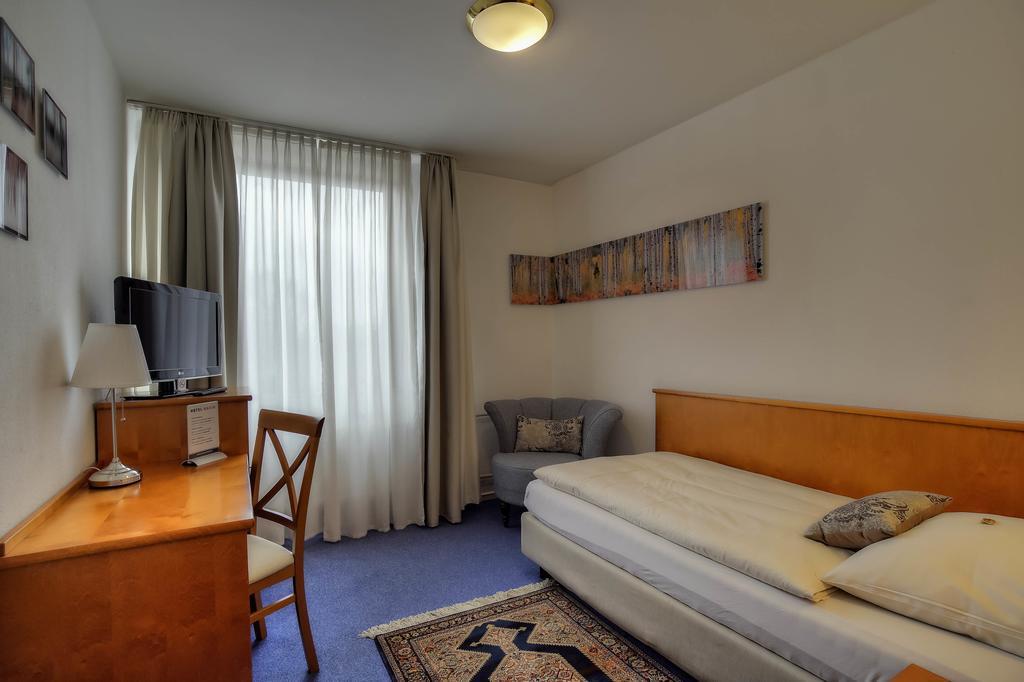Hotel Maxim Langenfeld  Pokoj fotografie