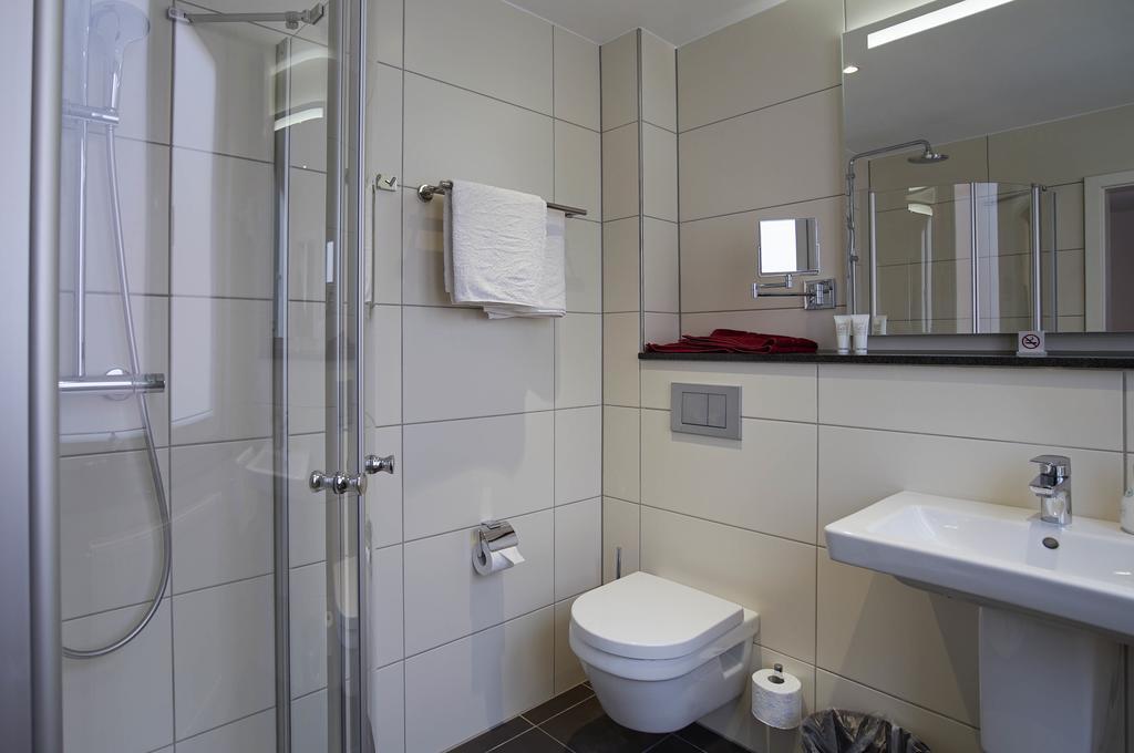 Hotel Maxim Langenfeld  Pokoj fotografie