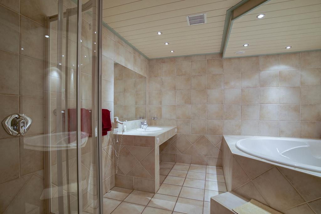 Hotel Maxim Langenfeld  Pokoj fotografie