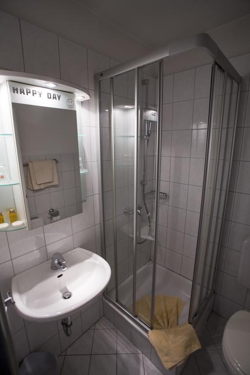 Hotel Maxim Langenfeld  Pokoj fotografie