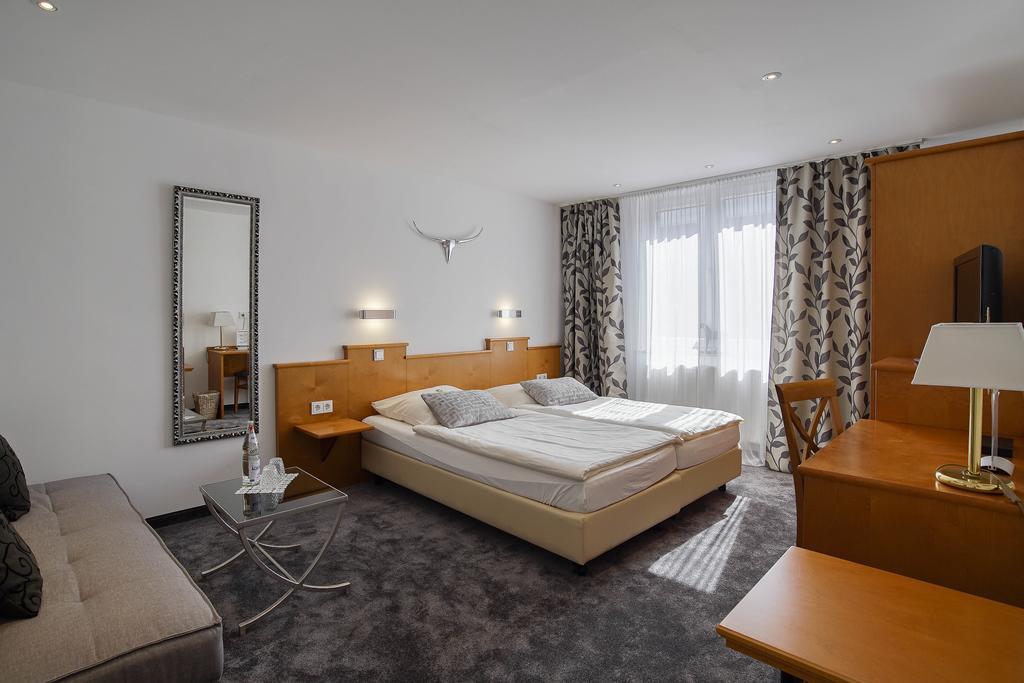 Hotel Maxim Langenfeld  Pokoj fotografie
